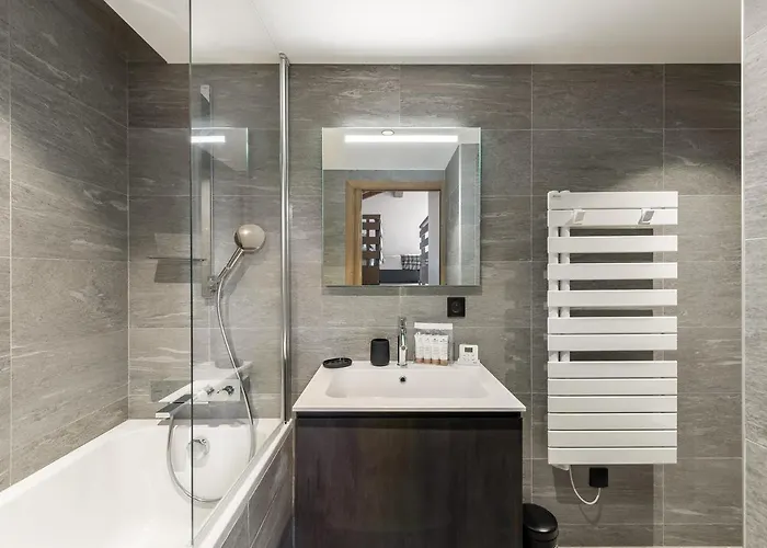 Spacieux Avec Acces Bien-etre, Proche Des Pistes Et Du Centre De - Fr-1-569-46 Appartement Megève